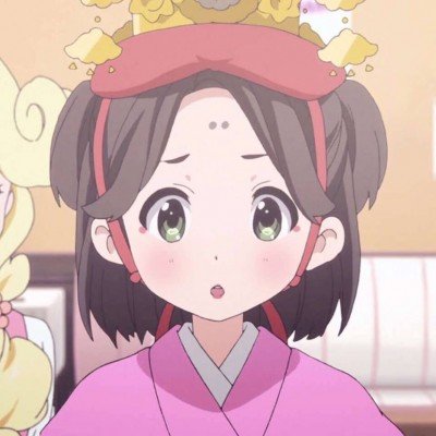 女店主用牙咬开冻烤肠后售卖